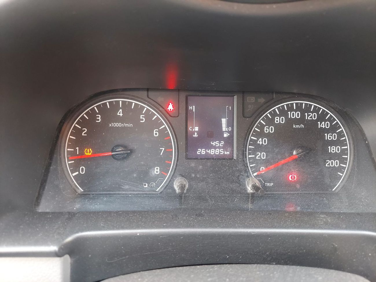 Nissan Urvan Microbus 2.5L M/T Diesel