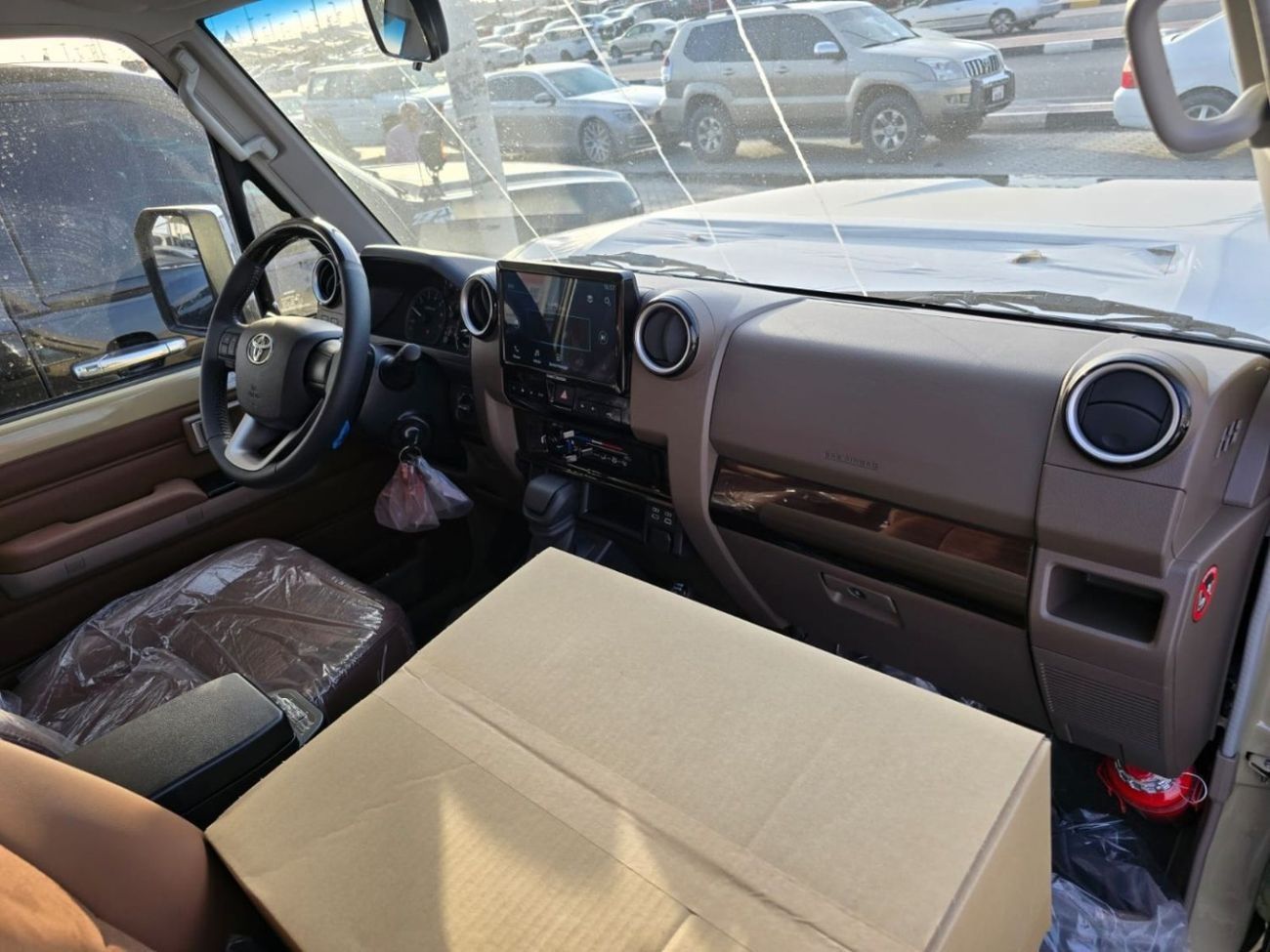 Toyota Land Cruiser 70 DLX 4.0L TOYOTA LAND CRUISER HARDTOP (70 SERIES) (GRJ71) 2024 ZERO km AUTOMATIC V6 engine 4.0 availa