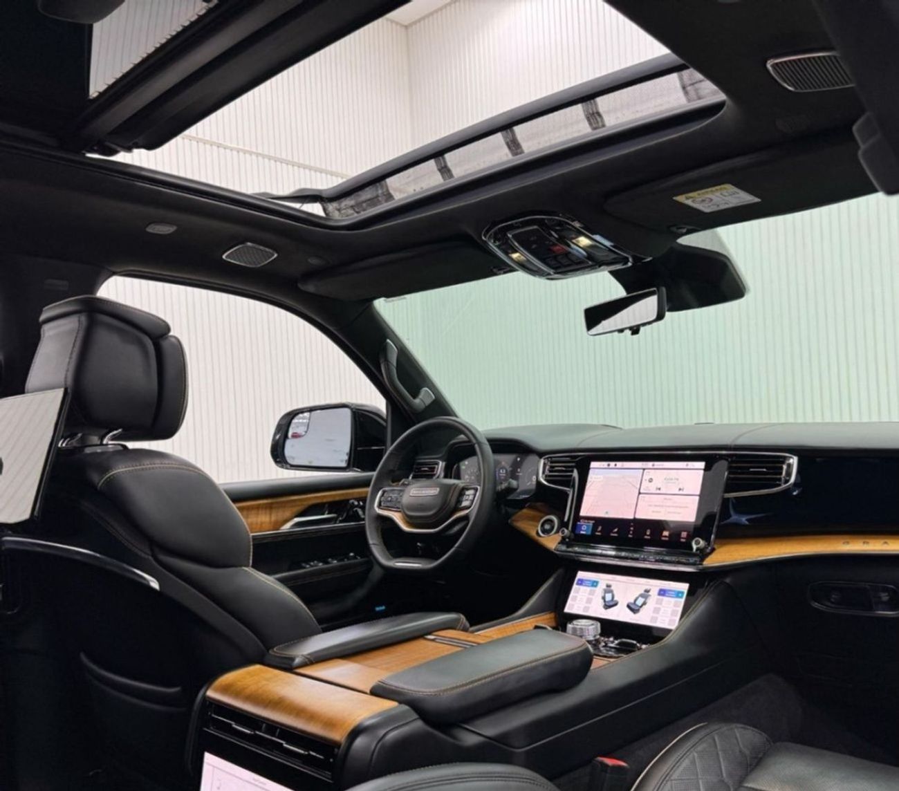 Jeep Grand Wagoneer Series III 3.0T 2023 Jeep Grand Wagoneer Series 3, Jeep Warranty + Service Pack, Fully Loaded, 8 Sea