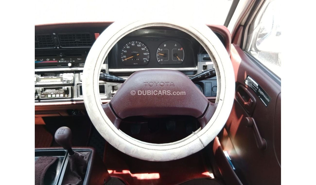 تويوتا هاياس TOYOTA HIACE VAN RIGHT HAND DRIVE (PM1348)