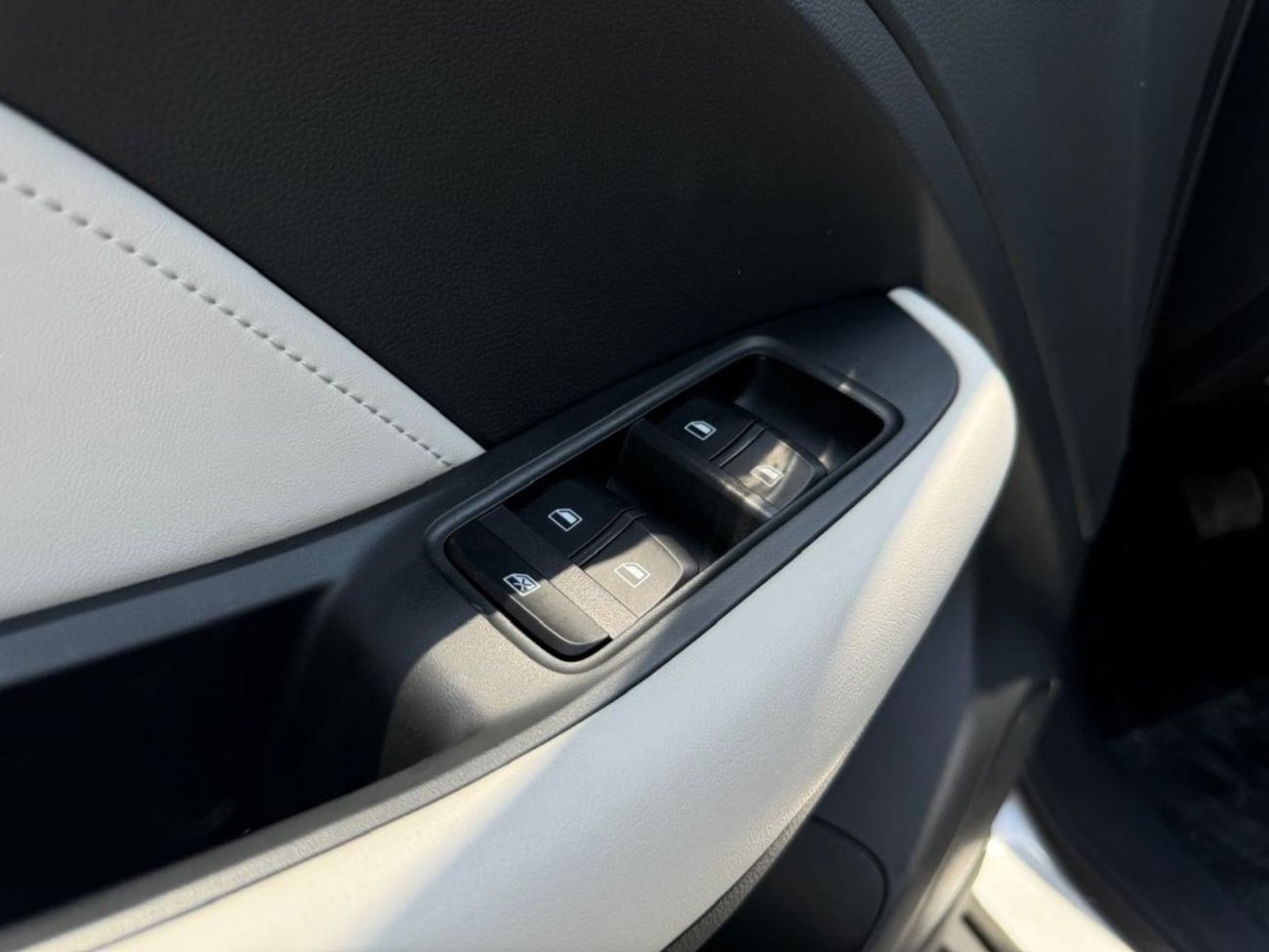 MG ZS MG ZS 1.5L (LUXURY) - 2025 MODEL SILVER COLOR