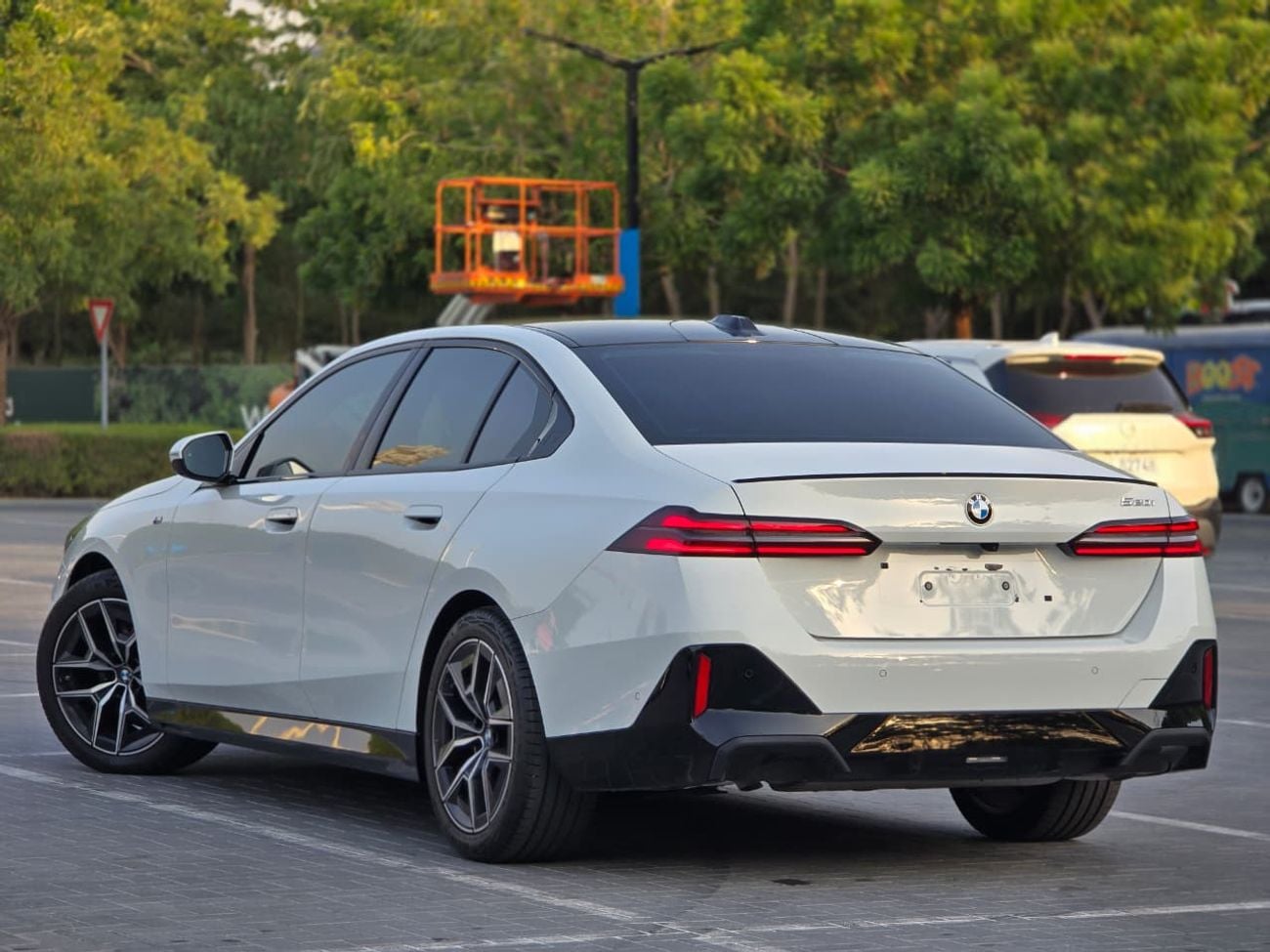 بي أم دبليو 520i M SPORT