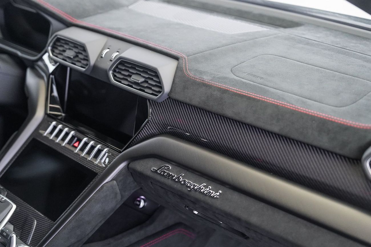 لامبورغيني اوروس 4.0T V8 Performante