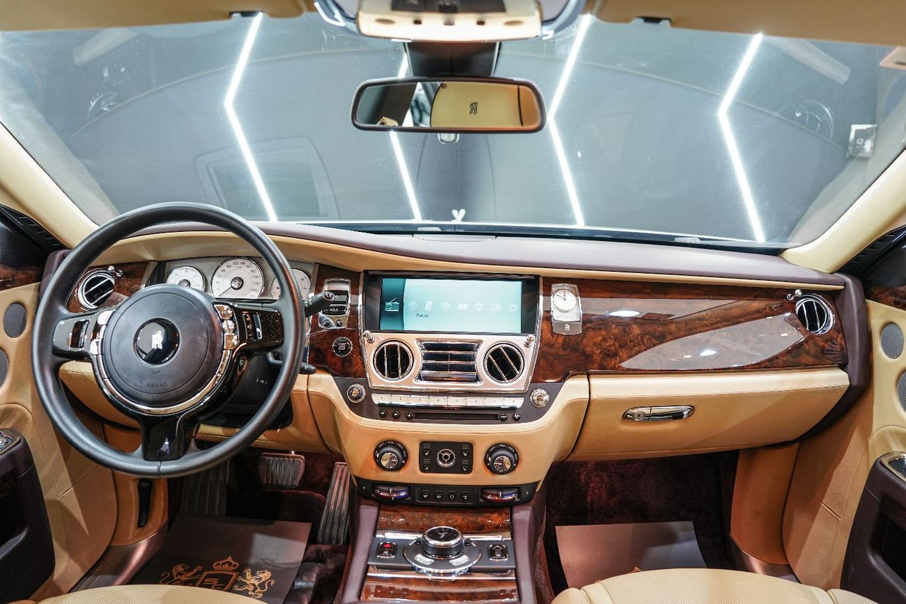 Rolls-Royce Ghost Std 6.6L Series II, Silver Satin Bonnet, Rear Entertainment, Starlight, Very Low KM, GCC Spec!!