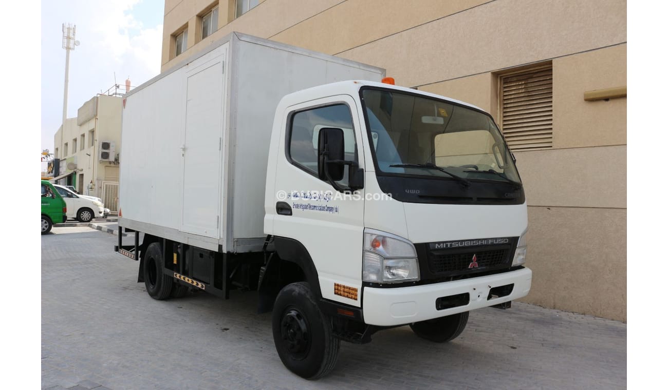 ميتسوبيشي فوسو كانتير ميتسوبيشي بيك اب مع مولد كهرباء 2007 ماشيه فقط 8000 كيلوا