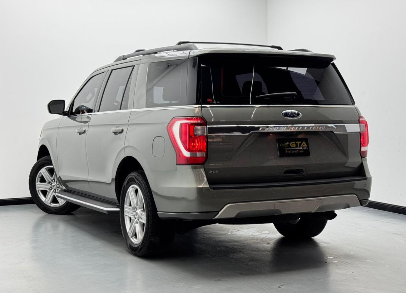 Ford Expedition 2019 Ford Expedition XLT, Ford Service History, 2027 Ford Warranty and Service Pack, GCC