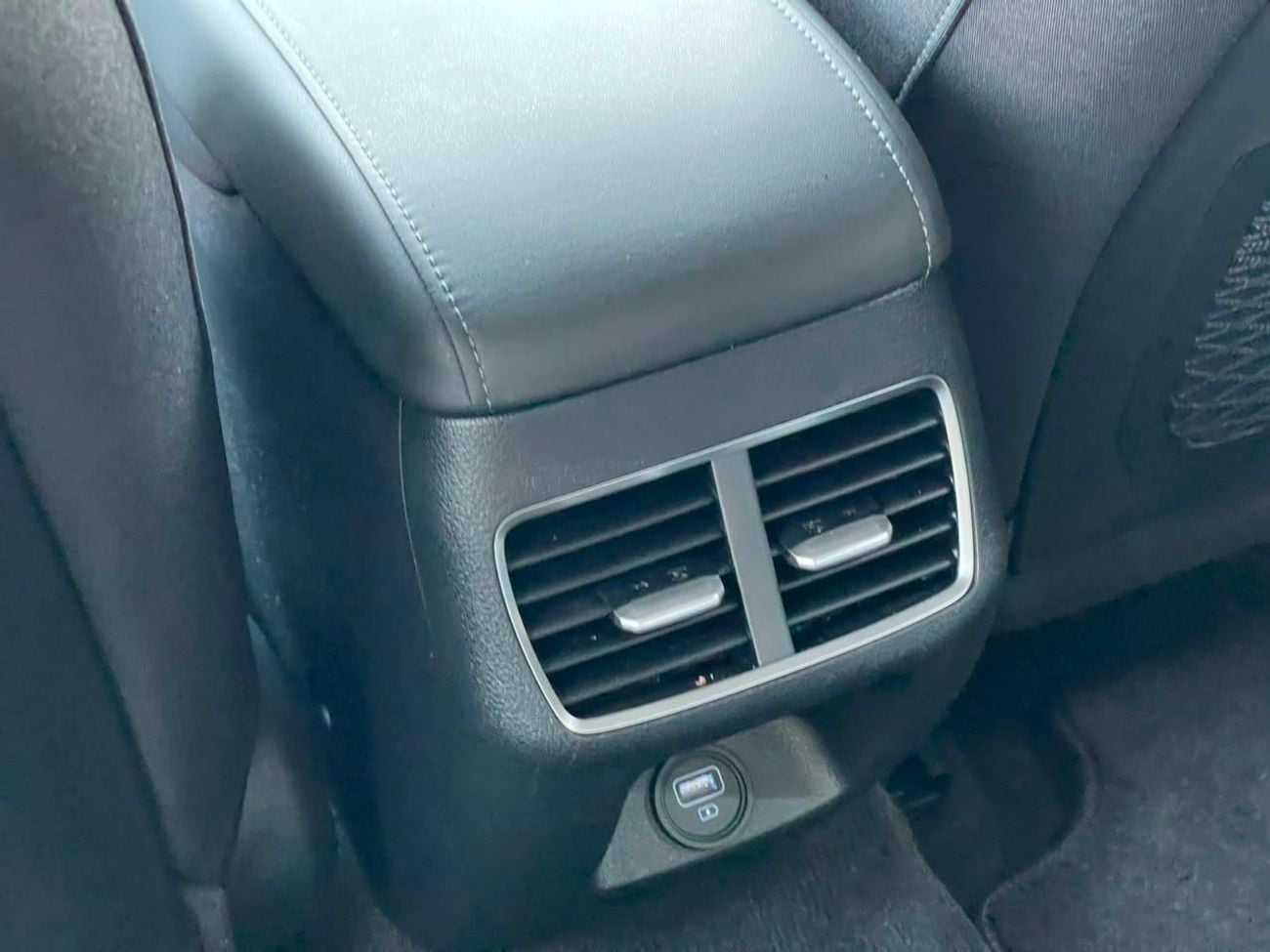 Hyundai Sonata SE / V4 HYBRID / BIG RIMS / RADAR / BLIND SPOTS / WIRLESS CHARGE / BOSE SOUND SYSTEM