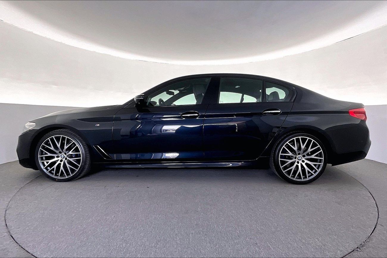 بي أم دبليو 530i Luxury + M Sport Package | شامل الضمان | 0 ﺪﻔﻋﺓ ﺃﻮﻟﻯ