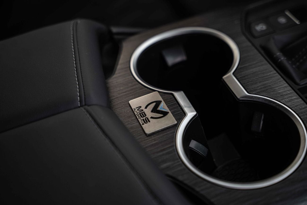 تويوتا لاند كروزر VXR 3.5L FULL OPTION WITH MBS AUTOBIOGRAPHY VIP SEAT AND STAR LIGHT