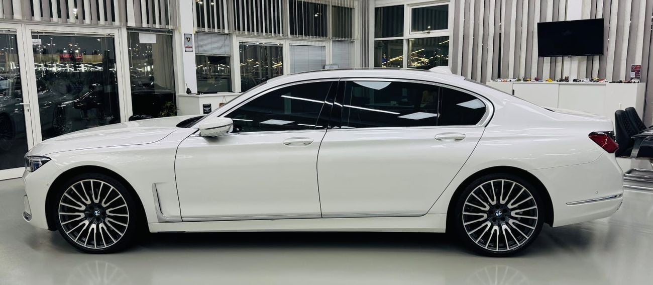 بي أم دبليو 750Li xDrive 4.4L (523 HP)