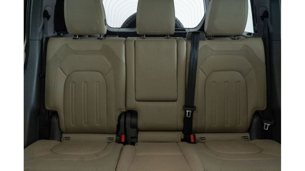 لاند روفر ديفندر P400 110 اول نسخة