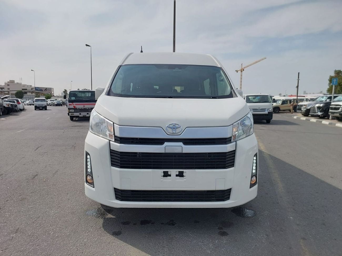 Toyota Hiace (RAMADAN OFFER) TOYOTA HIACE COMMUTER VAN RHD 2020 MODEL 2.8 L DIESEL AUTOMATIC(PM04978)