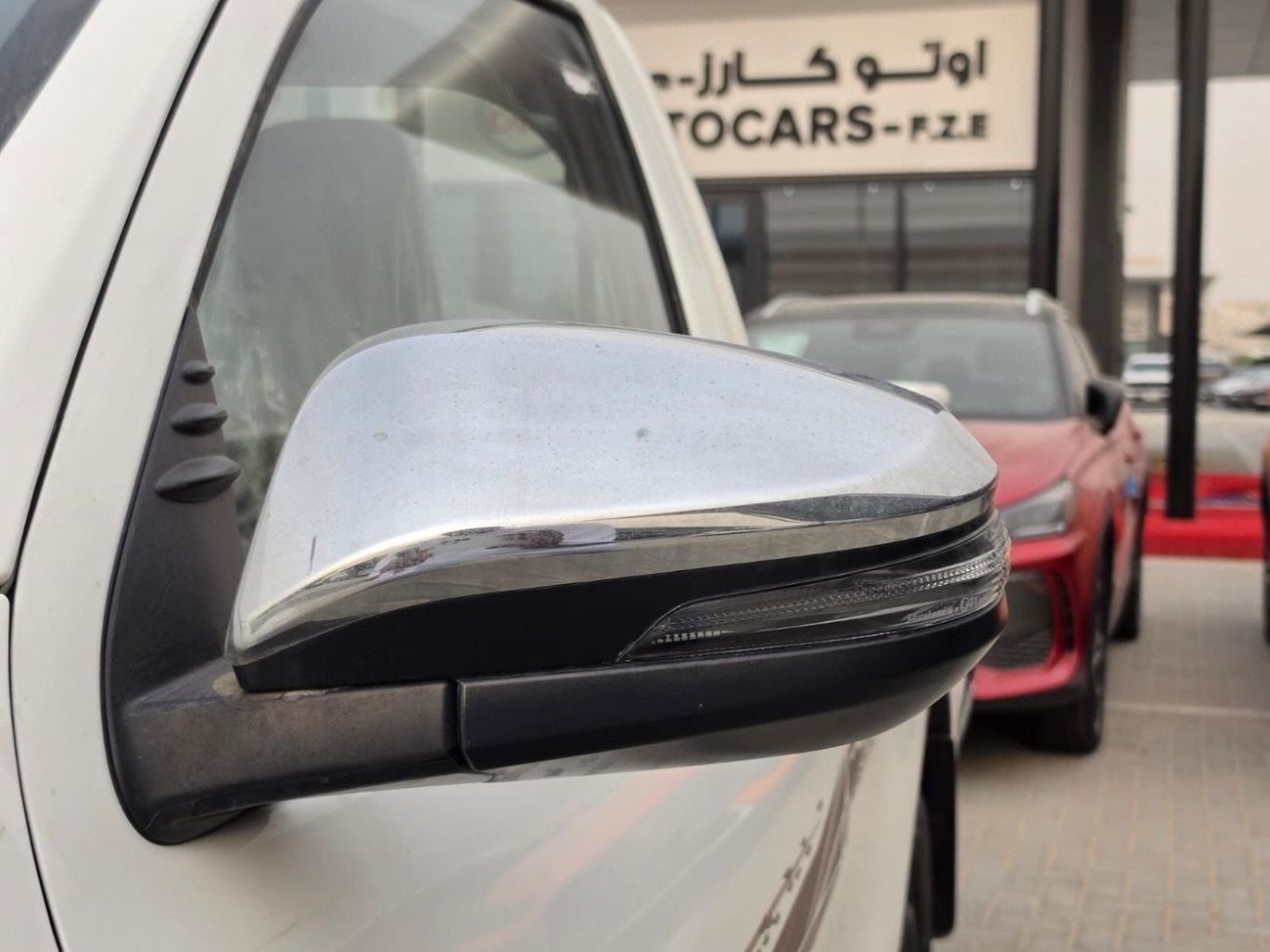 تويوتا هيلوكس STD 2.0L 4x2