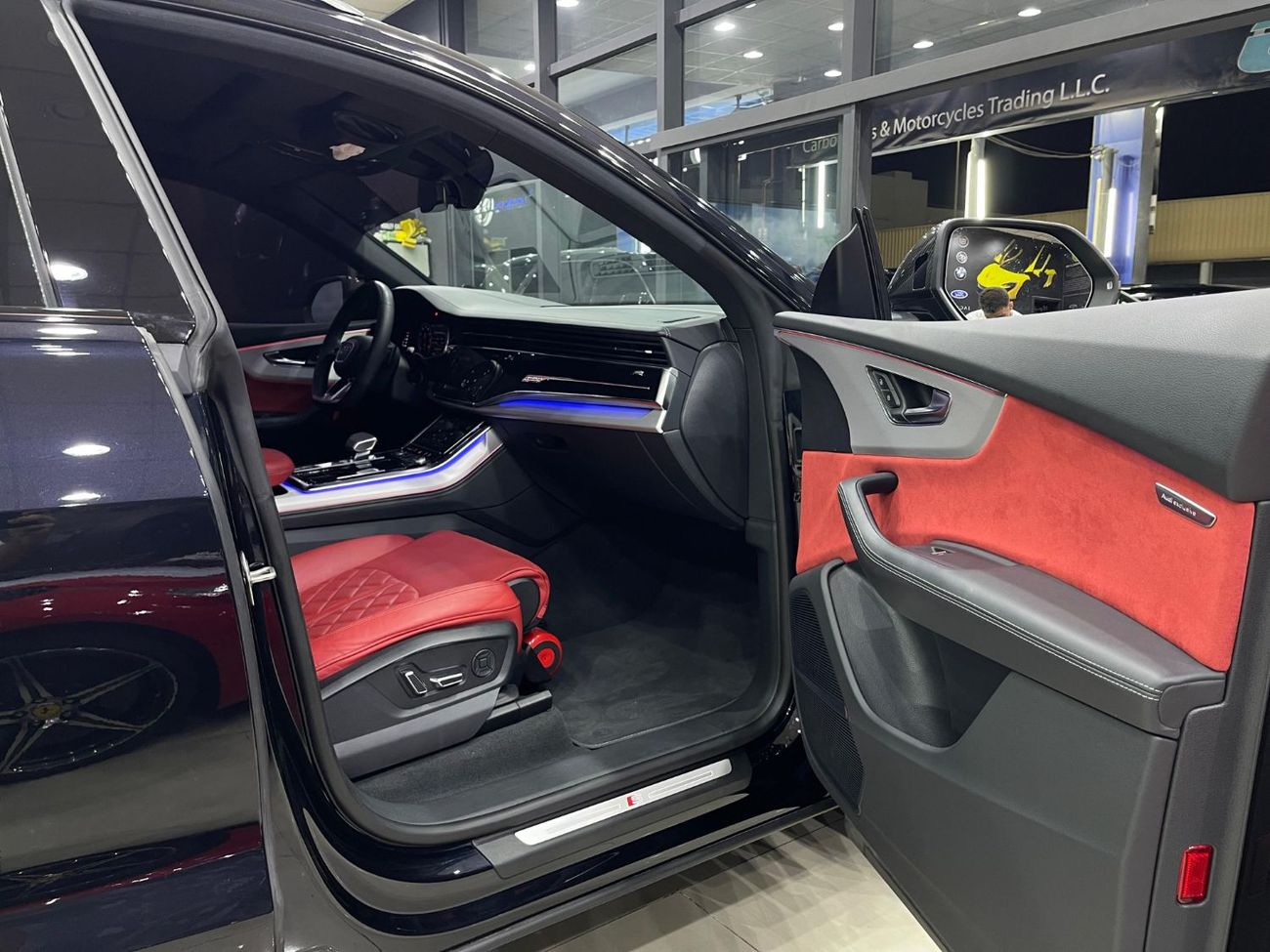 أودي Q8 55 TFSI quattro S-Line sports & Black Gloss package 3.0L (340 HP)