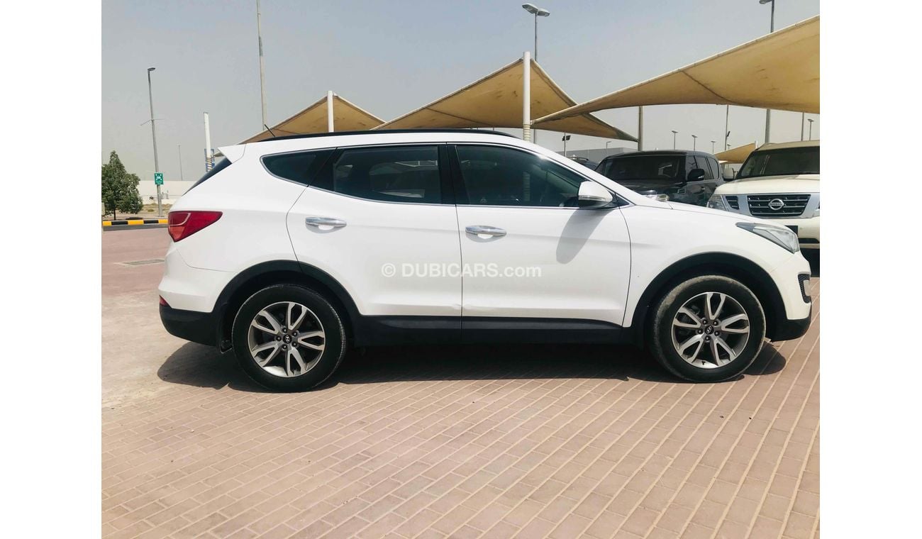Hyundai Santa Fe سياره نظيفه جدا بحاله ممتاذه بدون حوادث ضمان شاسيه جير ماكينه