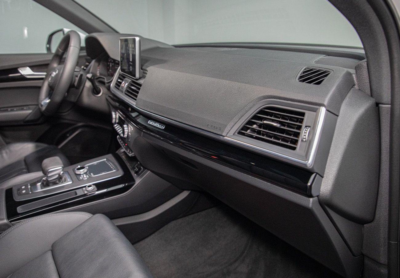 Audi Q5 45 TFSI Quattro S Line 2.0L (252 HP)