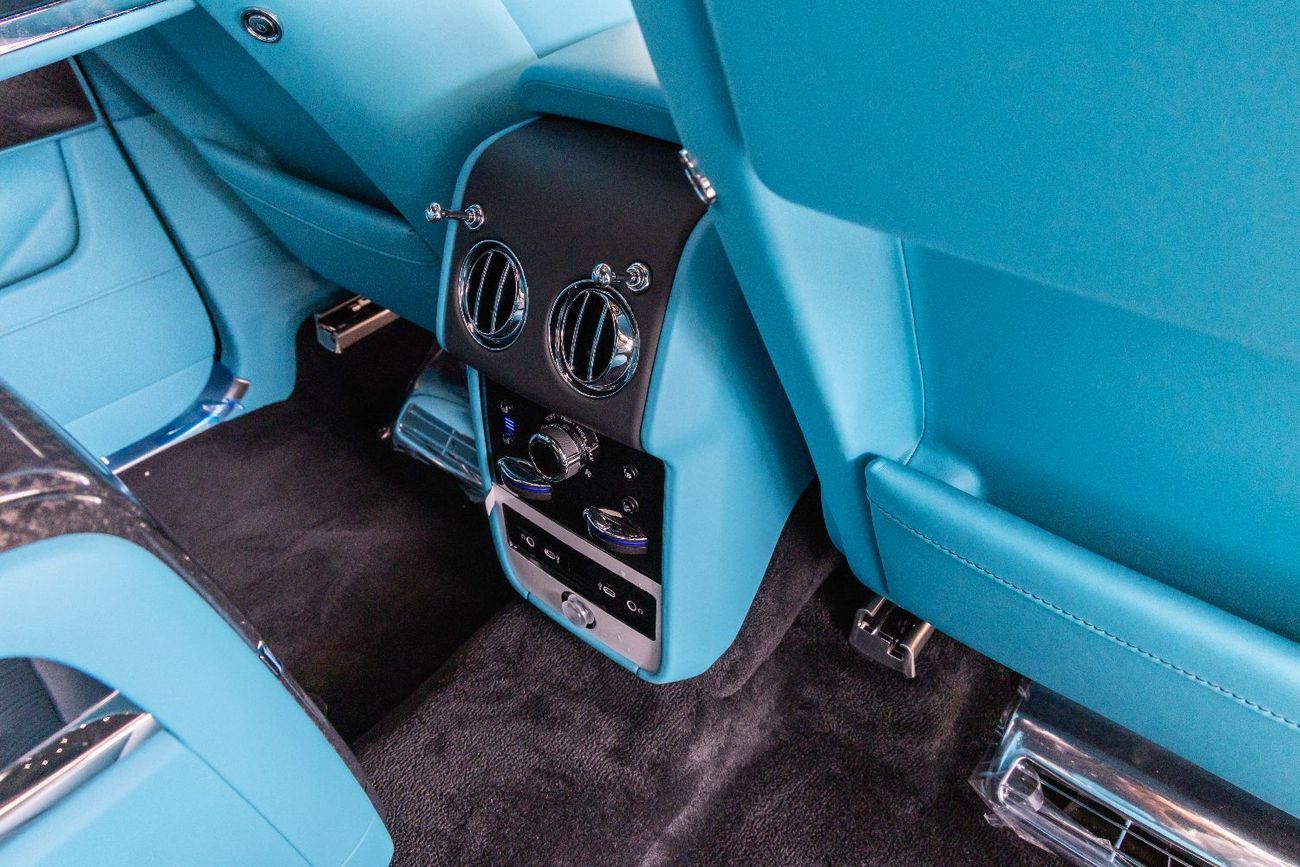 رولز رويس كولينان Rolls Royce Cullinan Black Badge | 2025