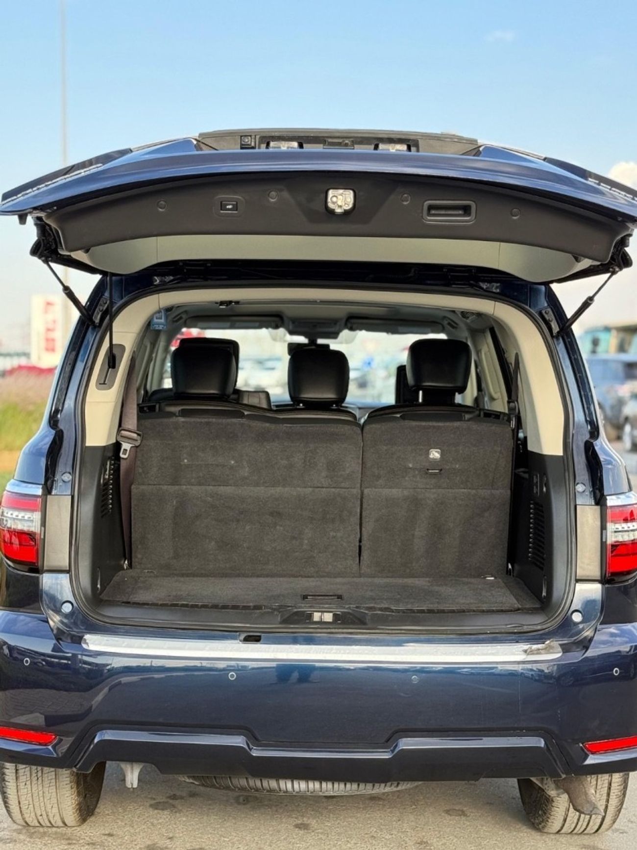 نيسان أرمادا Nissan Armada 4WD Platinum Full Option