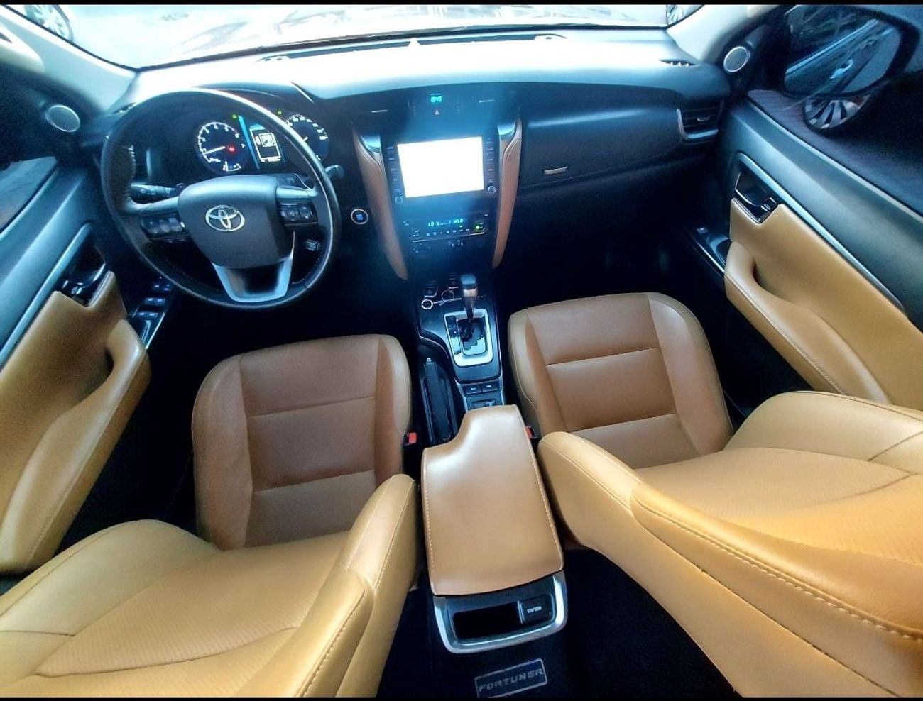 تويوتا فورتونر VXR 4.0L (278 HP)