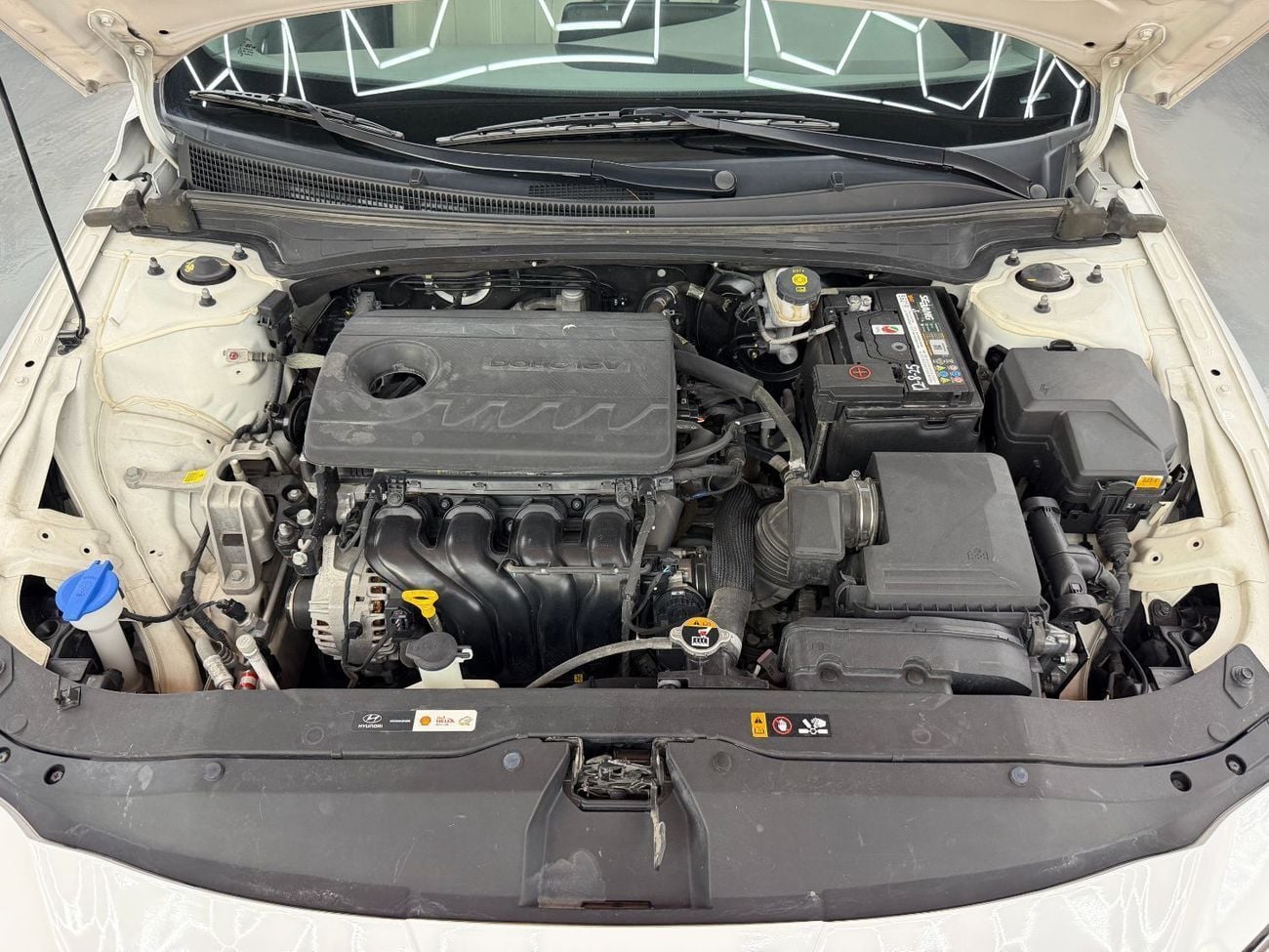 Hyundai Elantra Smart 1.6L NO CONVENIENCE FEES | UNDER WARRANTY | 0% DOWN PAYMENT | CERTIFIED PRE-OWNED |