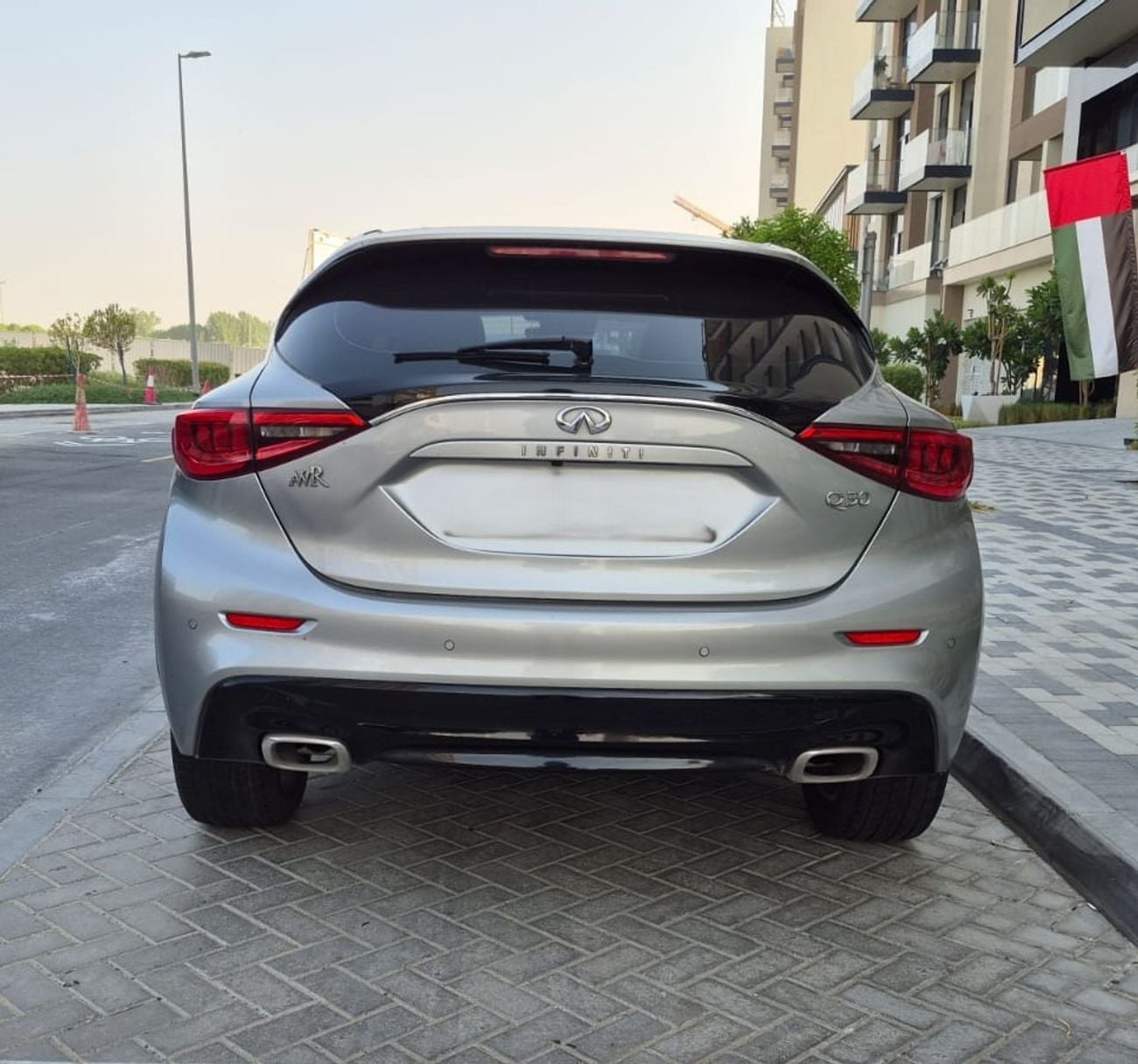 إنفينيتي Q 30 لوكس