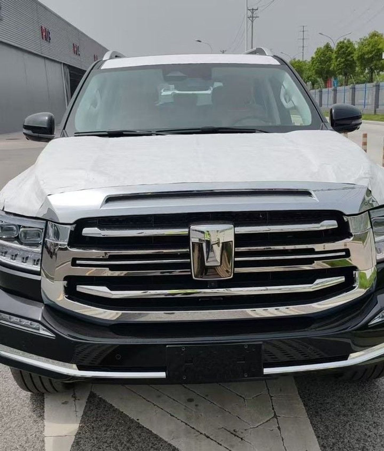 تانك 500 3.0 TWIN TURBO V6 PETROL AUTOMATIC TRANSMISSION ( FOR RE-EXPORT ONLY )