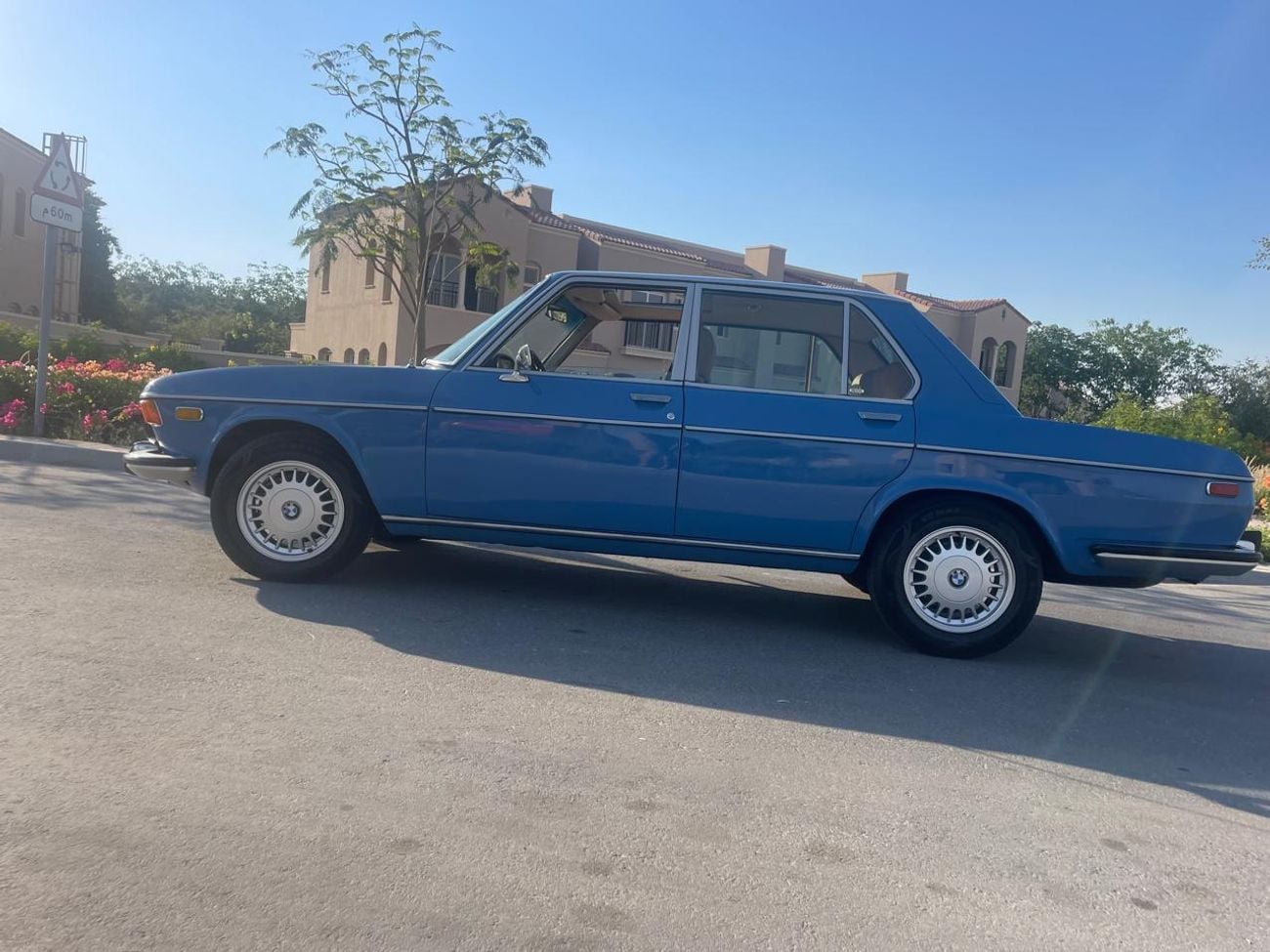 بي أم دبليو 750i