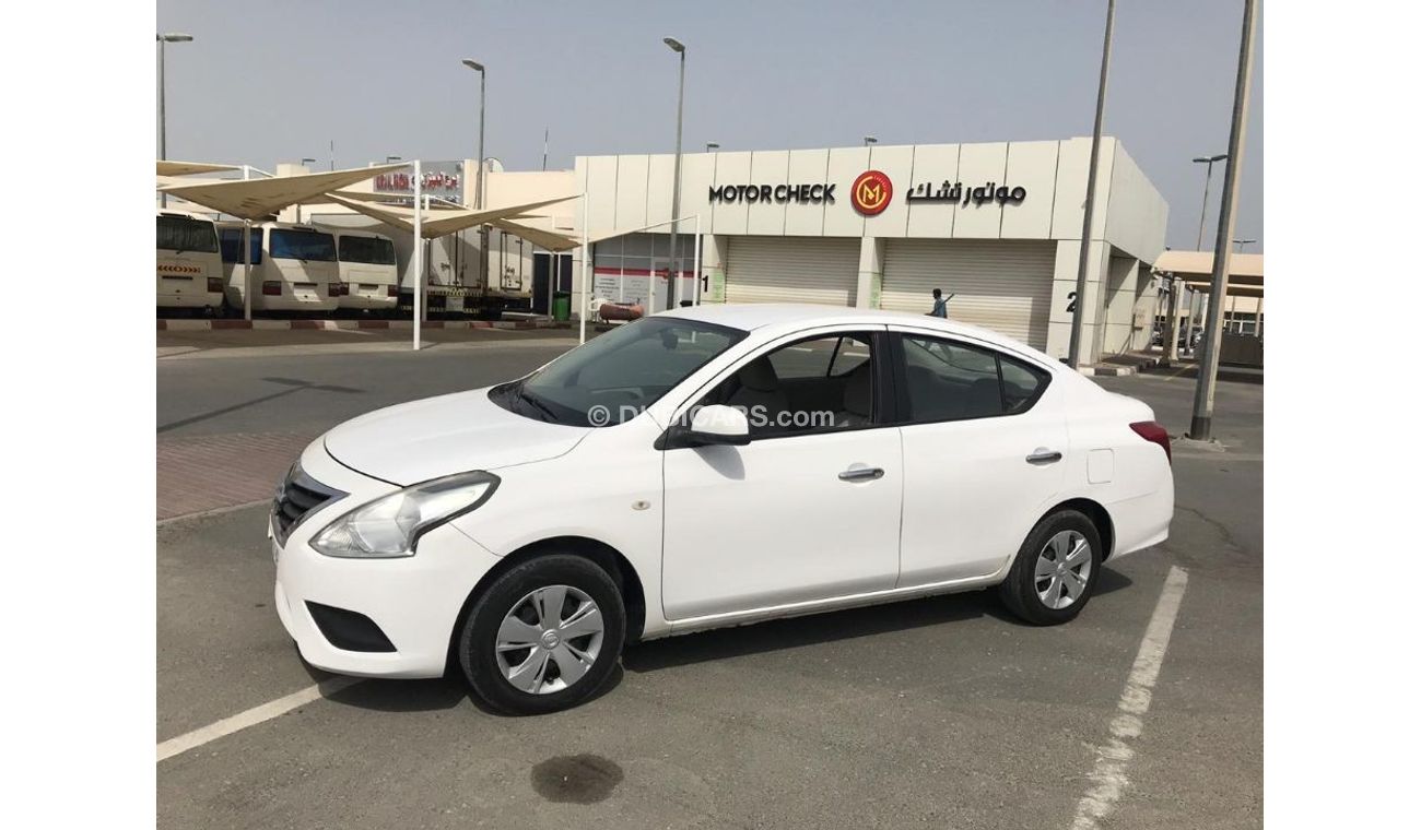 Nissan Sunny Nissan suny 2015 gcc very good car