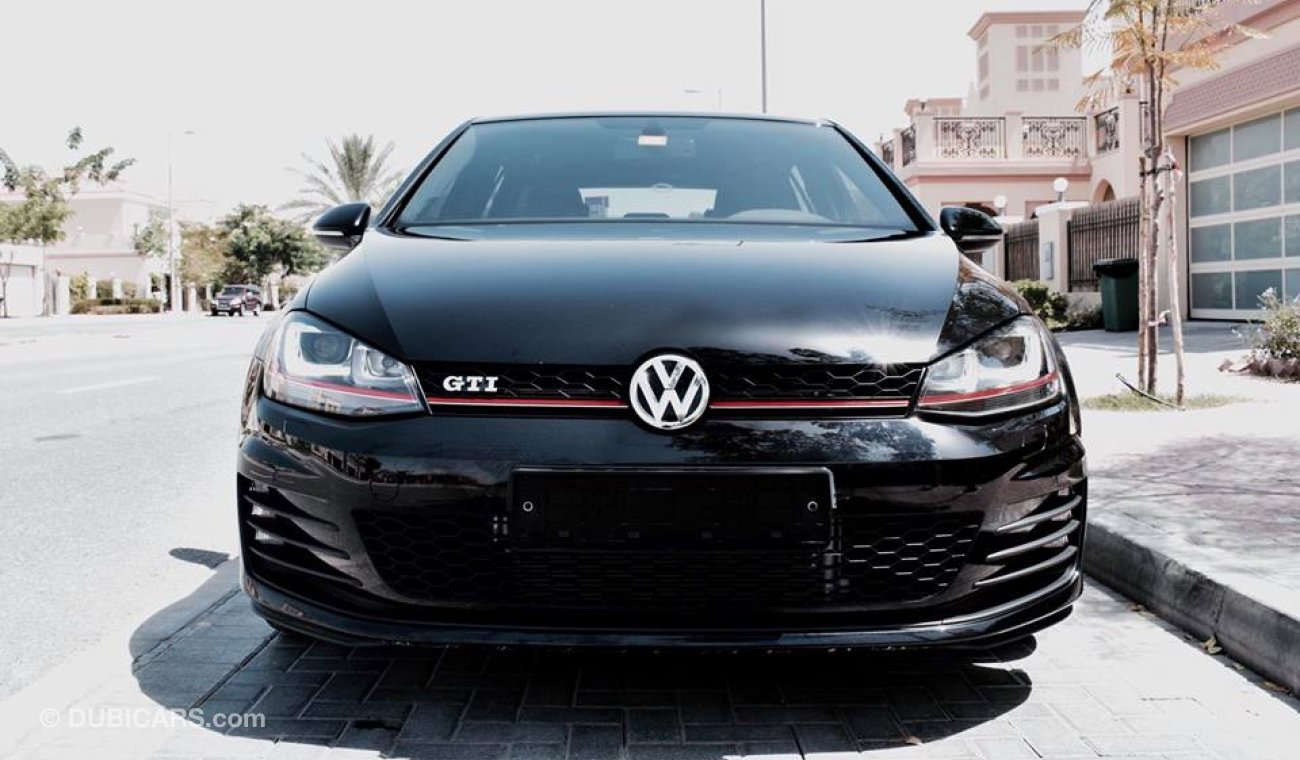 فولكس واجن جولف GTI