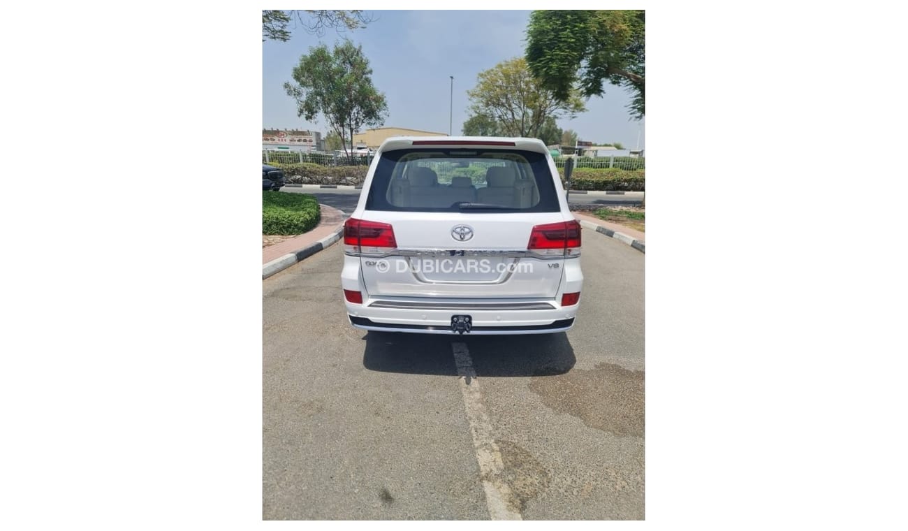 Used Toyota Land Cruiser TOYOTA LANDCRUISER V8, GXR , GCC 2017 for sale