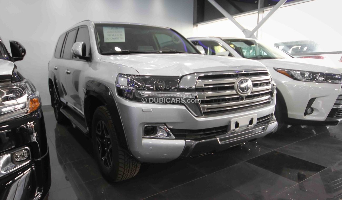 Toyota Land Cruiser GXR V8 TRD