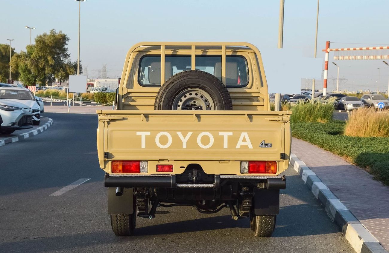 تويوتا لاند كروزر بيك آب TOYOTA LAND CRUISER 79 2.8L DC MT PICKUP 2025