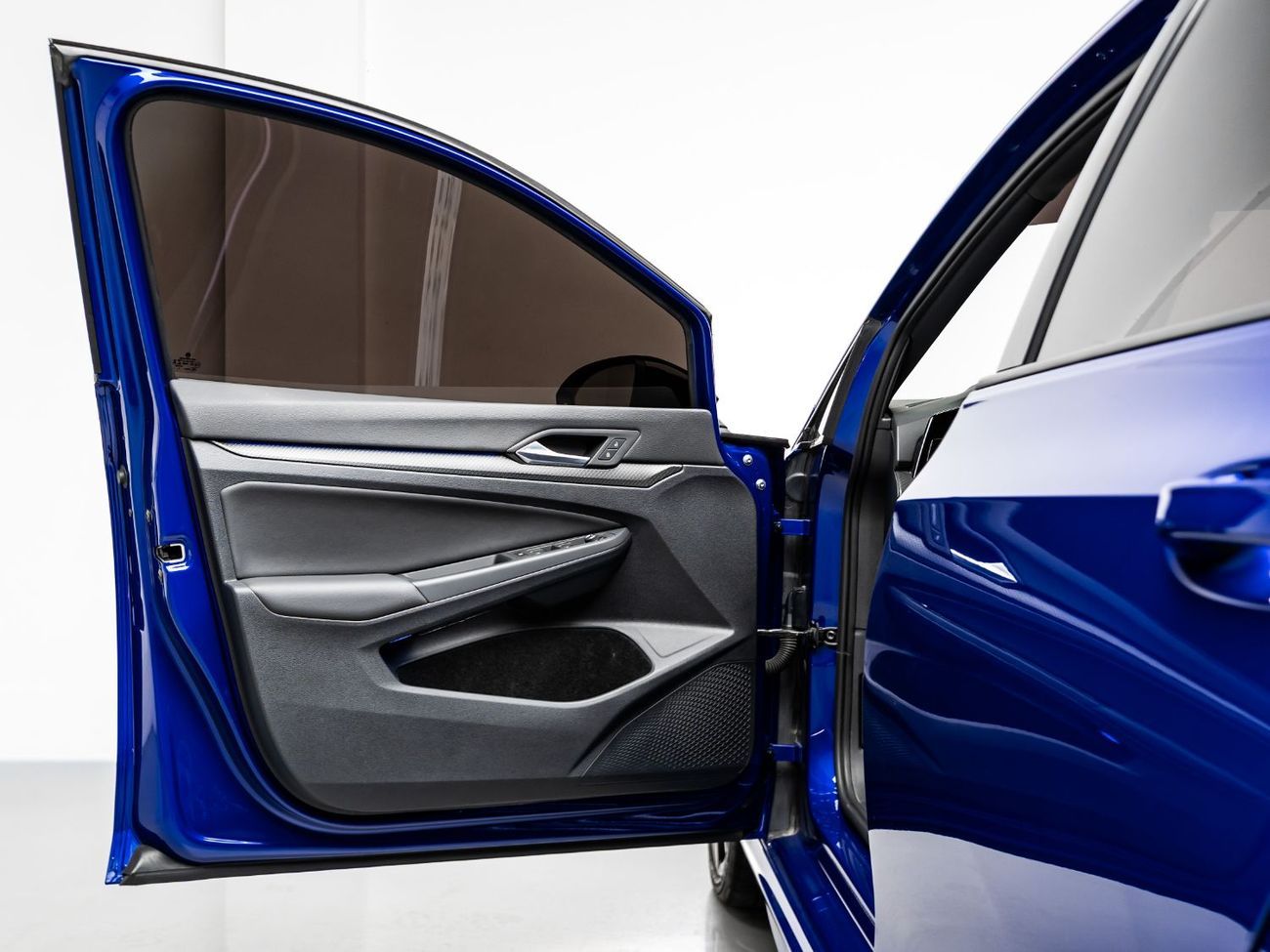 فولكس واجن جولف ار Base 2.0T