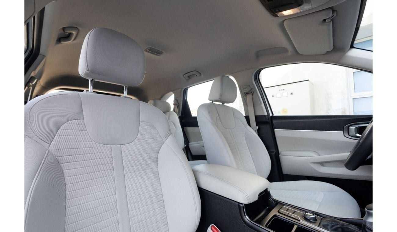 Kia Sorento Base 2.4L FWD Kia Sorento 2023 GCC under Agency Warranty with Flexible Down-Payment.