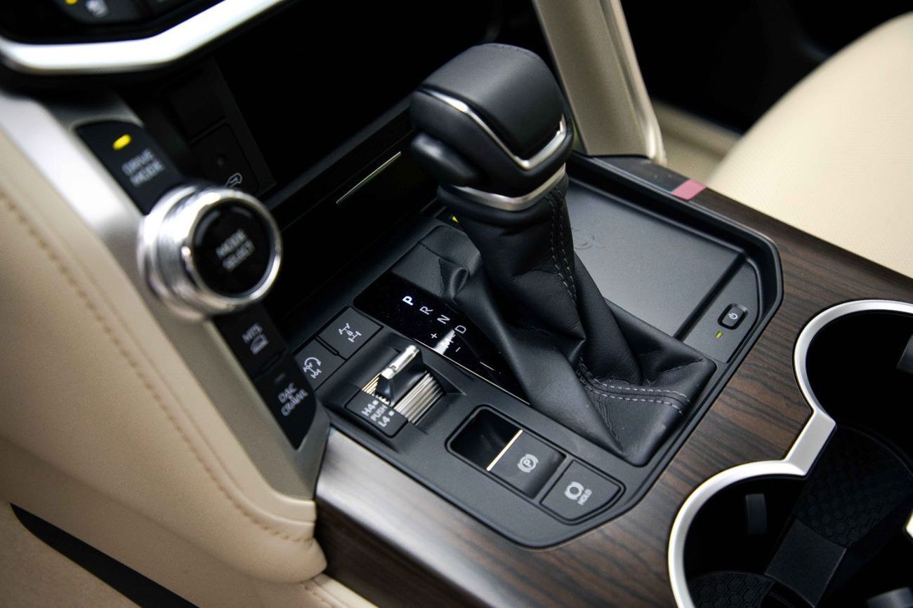 تويوتا لاند كروزر GXR 3.5L - Grey Metallic Inside Beige | Export Only