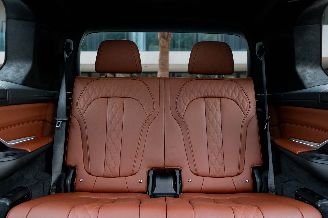 بي أم دبليو X7 M50i 4.4L (523 HP)