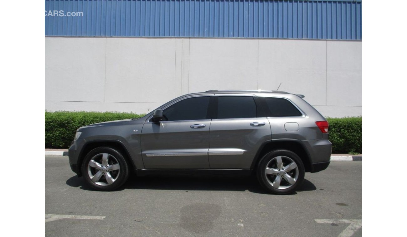 Jeep Grand Cherokee JEEP GRAND CHEROKEE 2012 GULF SPACE V8 HEMEI ,FULL OPTIONS WITH FULL SERVICES HISTORY