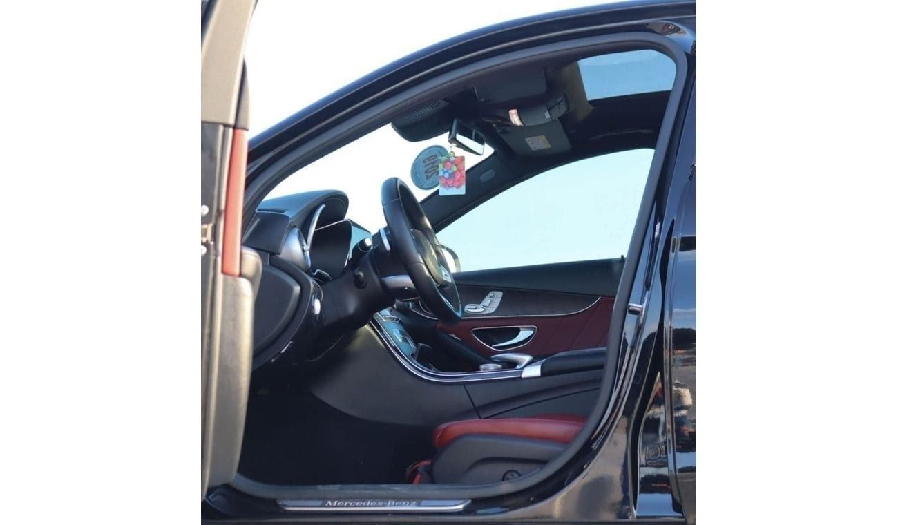 مرسيدس بنز C 200 Mercedes C200 2019 2.0 L GCC, original paint accident-free in excellent condition, 1794 P.M