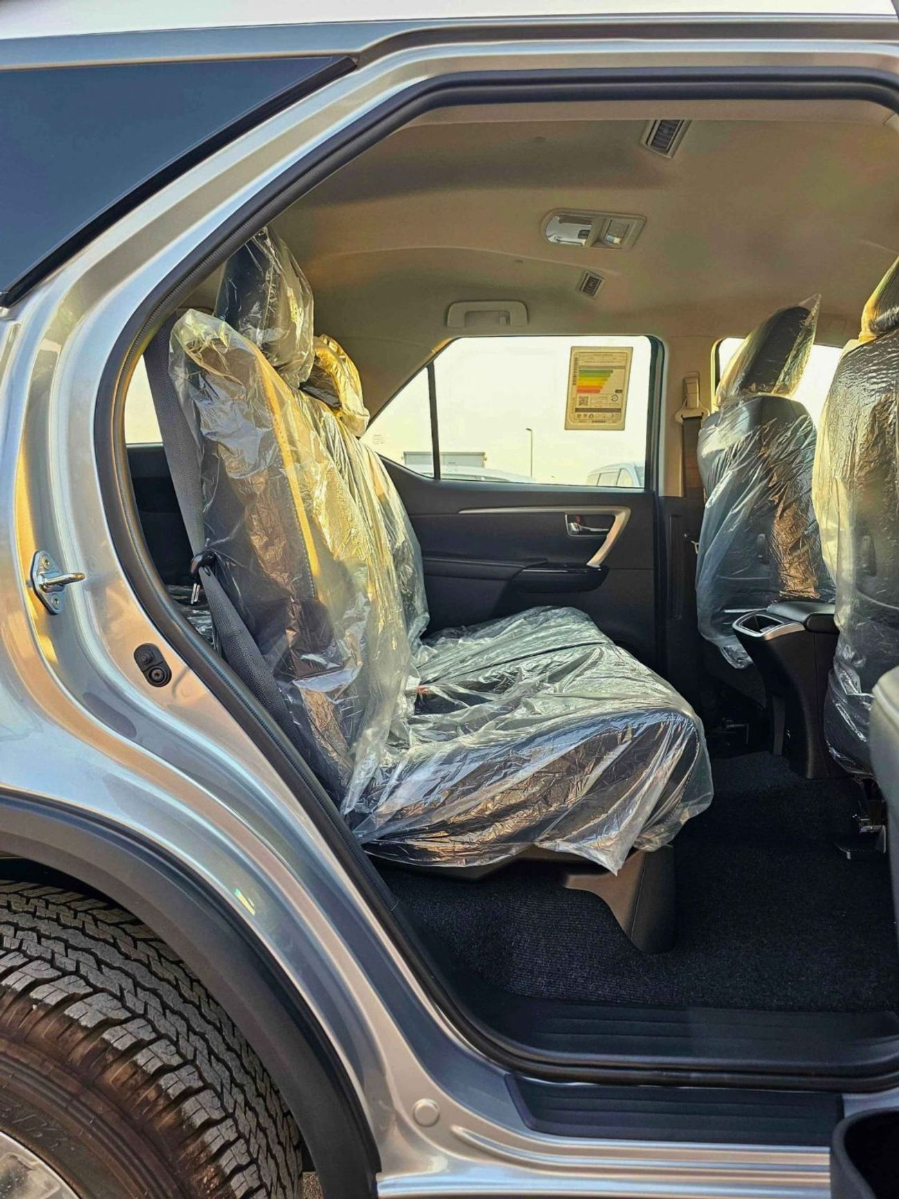 تويوتا فورتونر SR5 ADVENTURE / 4.0L V6 PETROL / CLIMATE WITH LEATHER SEATS /DIFFLOCK/ AUTO A/C (CODE # F6HA)