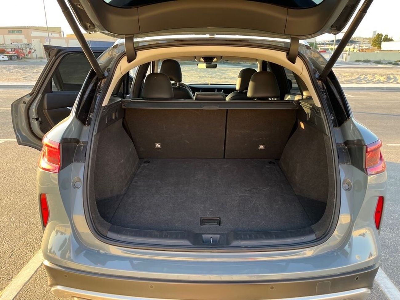 إنفينيتي QX50 2.0T Luxe (FWD)