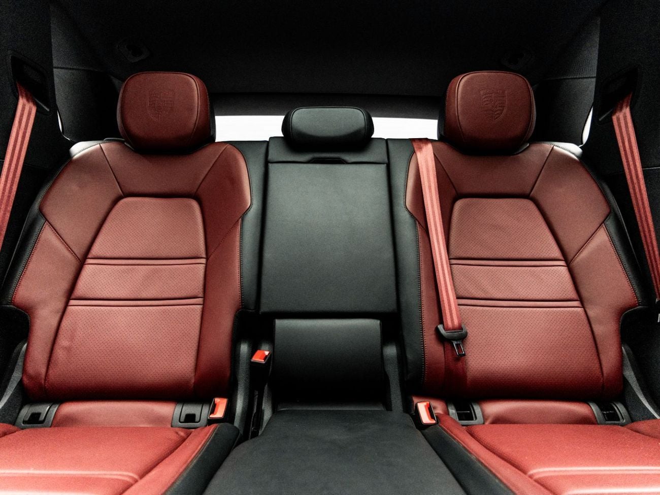 Porsche Cayenne STD BUY NOW, PAY 2027 | THE BLACKLINE STANDARD | 2025 Porsche Cayenne SUV, 3.0 TC V6, AWD, 353bhp, 8