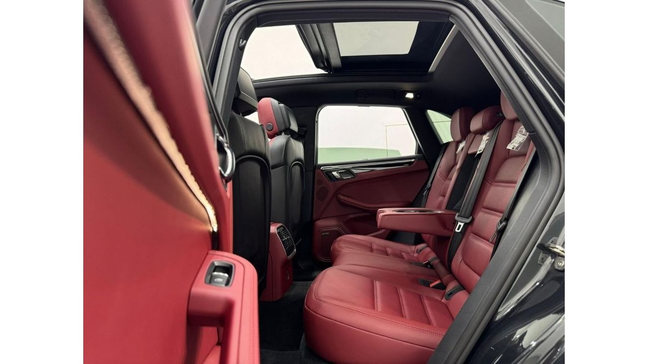 Porsche Macan Base 3.0T *Appointment Only* 2024 Porsche Macan S, 5 Years Porsche Warranty, Full Options, Very Low