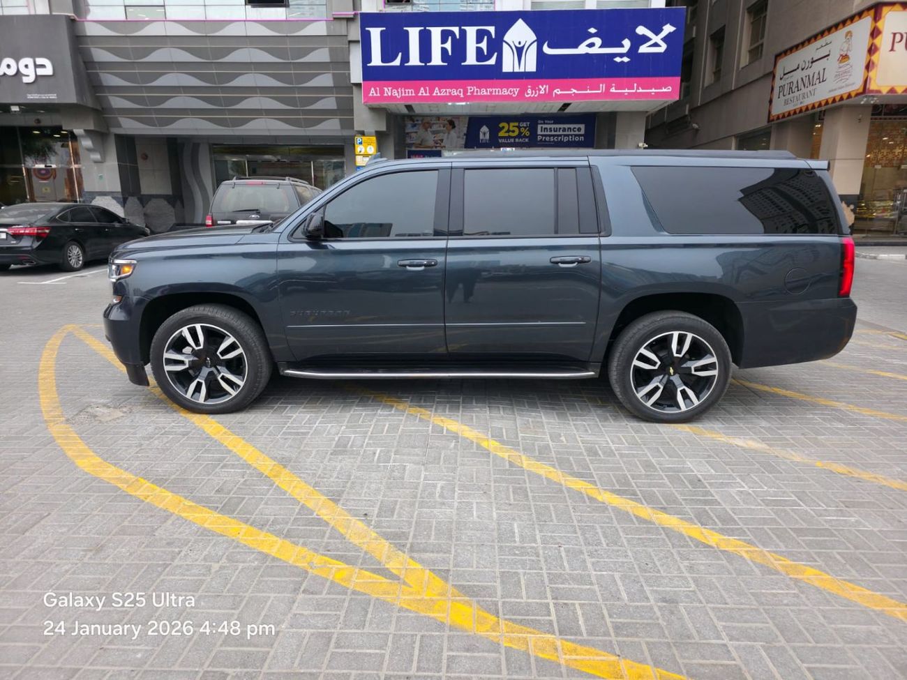 Chevrolet Suburban Premier 5.3L 4WD (8 Seater) Premier 6.3L 4WD (8 Seater) RST