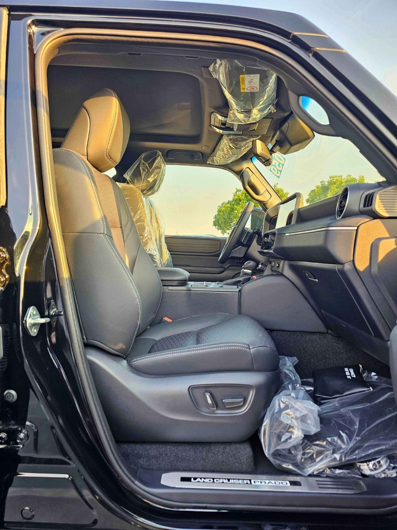 Toyota Prado TURBO LUXURY / 2.8L V4 DIESEL / 360*CAMERA WITH HEADUP DISPLAY/ RADAR/ PANORAMIC ROOF (CODE # PDLX1)