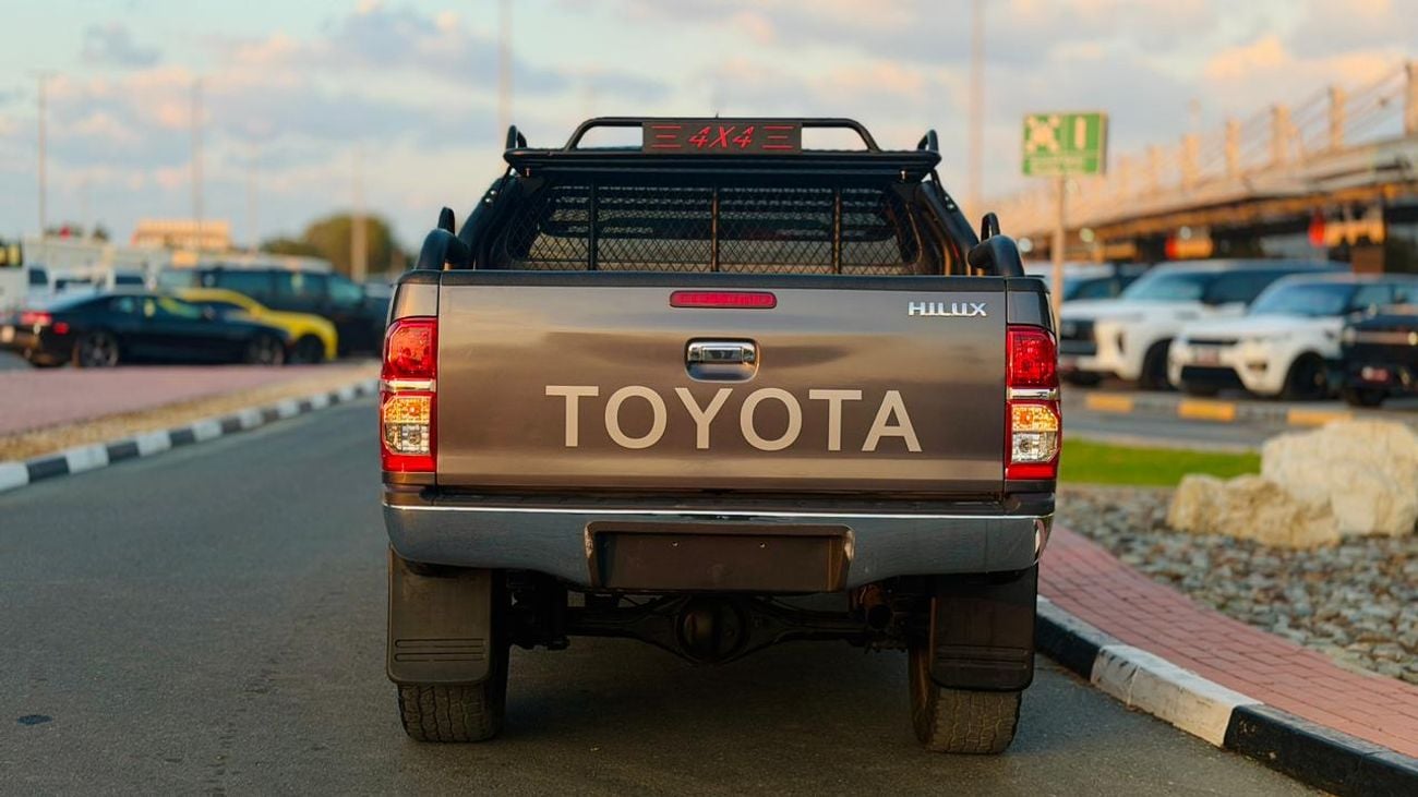 تويوتا هيلوكس HEAVY BULL BAR & SPORTS BAR | LEATHER SEATS | 3.0L | AUTOMATIC TRANSMISSION | RHD