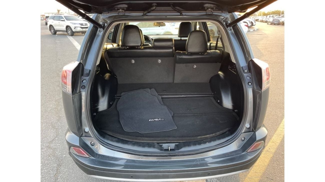 Toyota RAV4 VXR HEV 2018 TOYOTA RAV4 XLE HYBRID FULL OPTIONS IMPORTED FROM USA