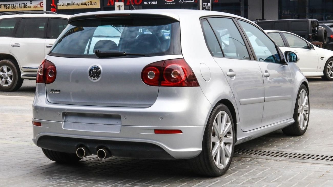 Volkswagen Golf R32