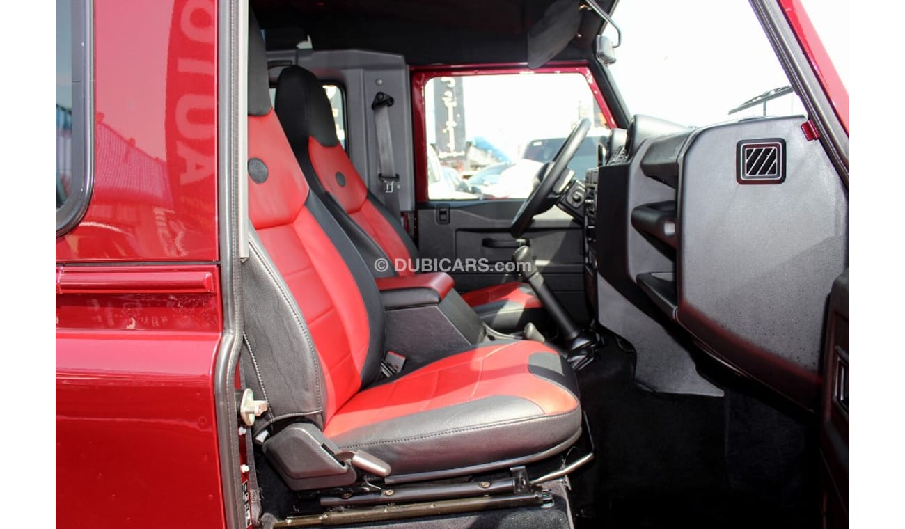 Land Rover Defender (2016) 90 M/T DIESEL, GCC