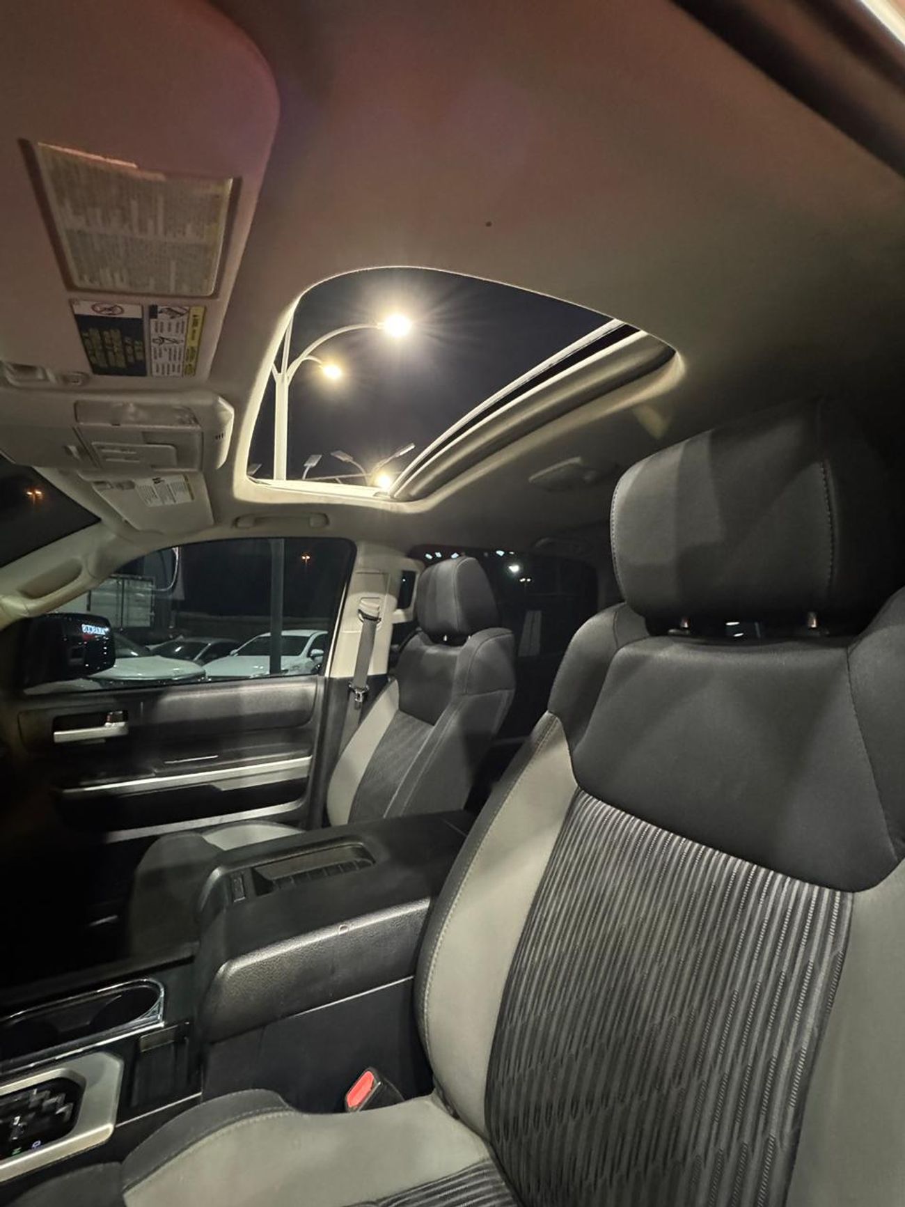 Toyota Tundra Std 5.7L