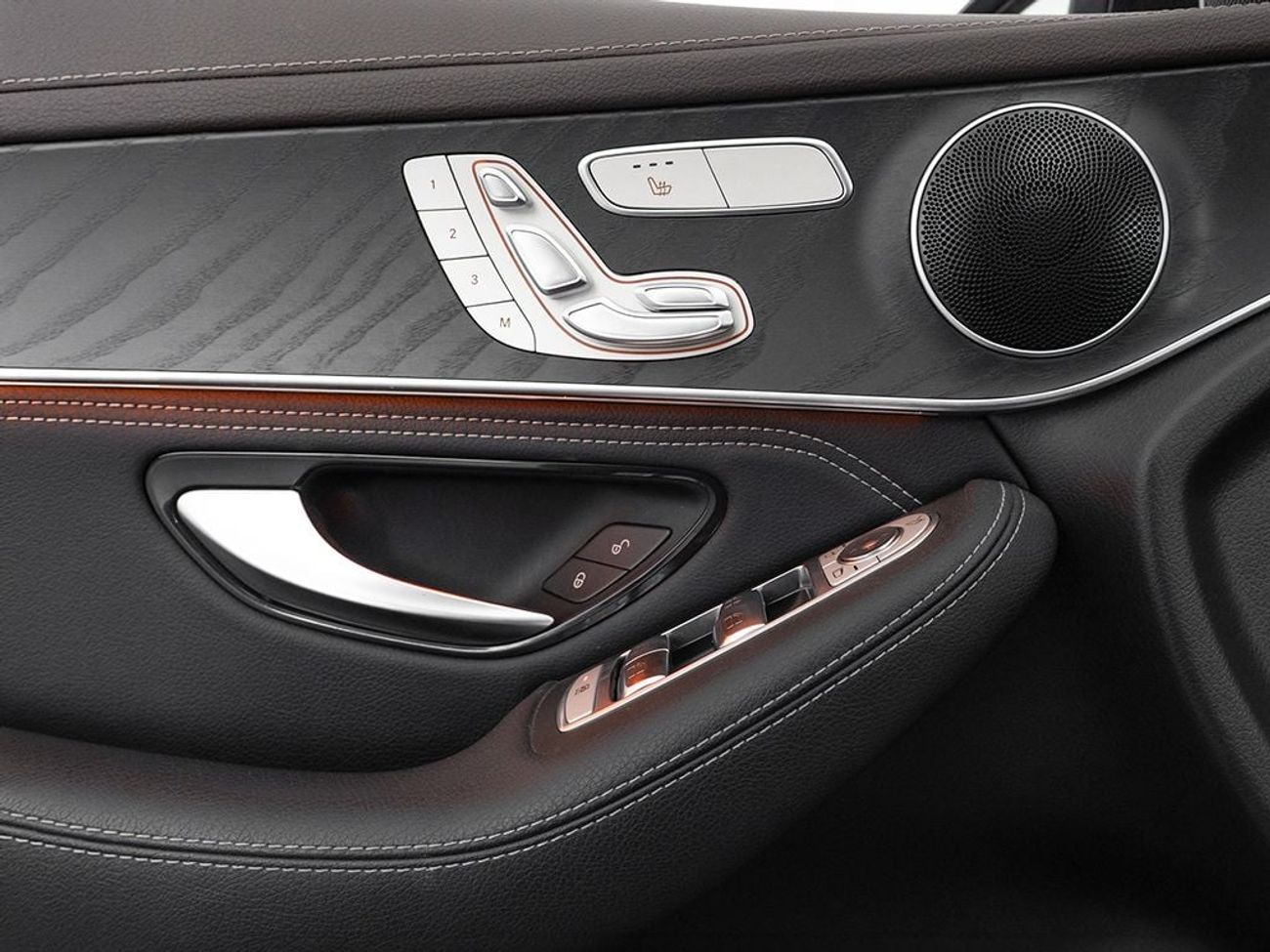 مرسيدس بنز GLC 250 AMG 2.0L